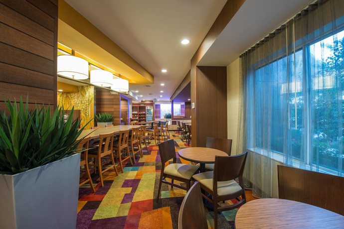 Imagen del bar/restaurante del Hotel Fairfield Inn By Marriott Indianapolis Northwest. Foto 6