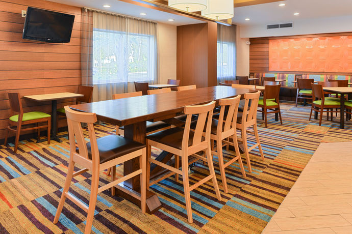 Imagen de los interiores del Hotel Fairfield Inn By Marriott Jacksonville Orange Park. Foto 12