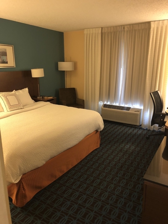 Imagen de la habitación del Hotel Fairfield Inn By Marriott Kalamazoo West. Foto 10