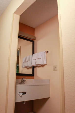 Imagen de la habitación del Hotel Fairfield Inn By Marriott Kalamazoo West. Foto 11