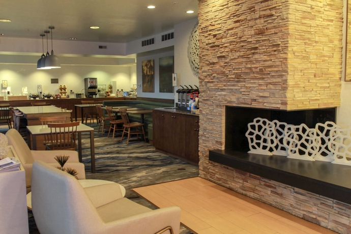 Imagen del bar/restaurante del Hotel Fairfield Inn By Marriott Kalamazoo West. Foto 4