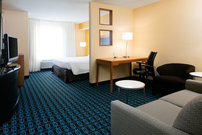 Imagen de la habitación del Hotel Fairfield Inn By Marriott Kansas City Airport. Foto 7