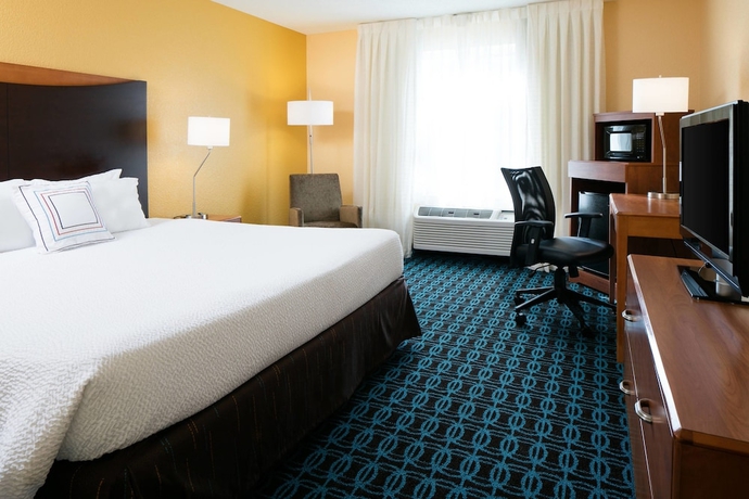 Imagen de la habitación del Hotel Fairfield Inn By Marriott Kansas City Airport. Foto 9