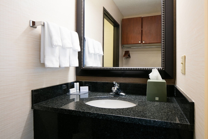 Imagen de la habitación del Hotel Fairfield Inn By Marriott Kansas City Airport. Foto 10