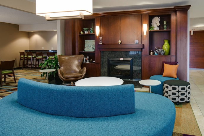 Imagen de los interiores del Hotel Fairfield Inn By Marriott Kansas City Airport. Foto 12