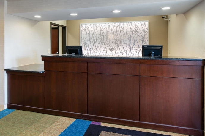 Imagen de los interiores del Hotel Fairfield Inn By Marriott Kansas City Airport. Foto 13