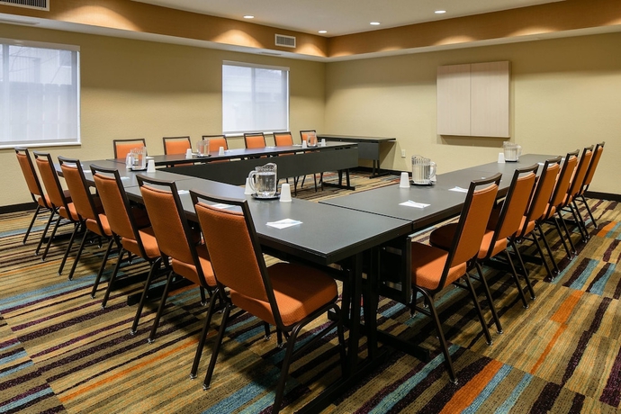 Imagen de los interiores del Hotel Fairfield Inn By Marriott Kansas City Airport. Foto 15