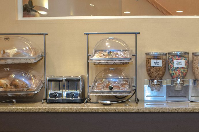 Imagen del bar/restaurante del Hotel Fairfield Inn By Marriott Laguardia Airport/flushing. Foto 6