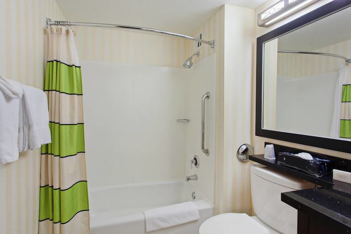 Imagen de la habitación del Hotel Fairfield Inn By Marriott Mission Viejo / Orange County. Foto 9