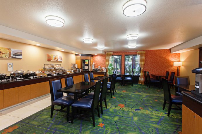 Imagen del bar/restaurante del Hotel Fairfield Inn By Marriott Mission Viejo / Orange County. Foto 2