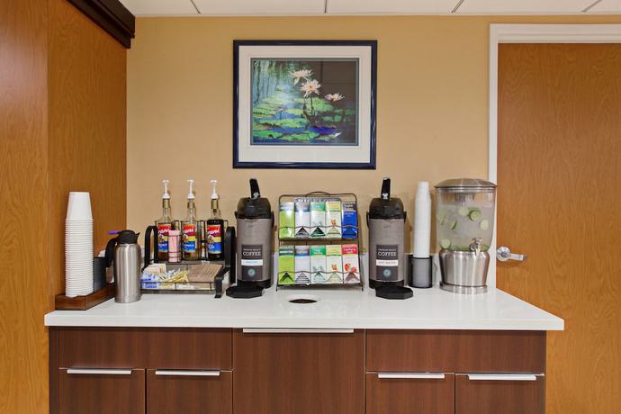 Imagen del bar/restaurante del Hotel Fairfield Inn By Marriott Mission Viejo / Orange County. Foto 4