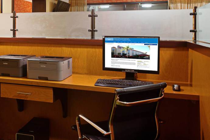 Imagen de los interiores del Hotel Fairfield Inn By Marriott Mission Viejo / Orange County. Foto 17