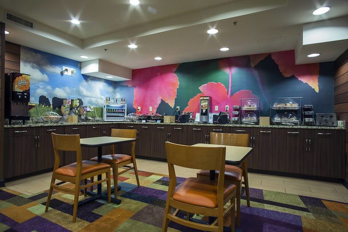 Imagen del bar/restaurante del Hotel Fairfield Inn By Marriott Myrtle Beach North. Foto 2