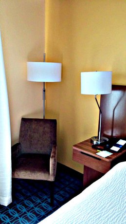 Imagen de la habitación del Hotel Fairfield Inn By Marriott Orlando Airport. Foto 3