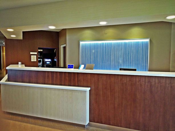 Imagen de los interiores del Hotel Fairfield Inn By Marriott Orlando Airport. Foto 20