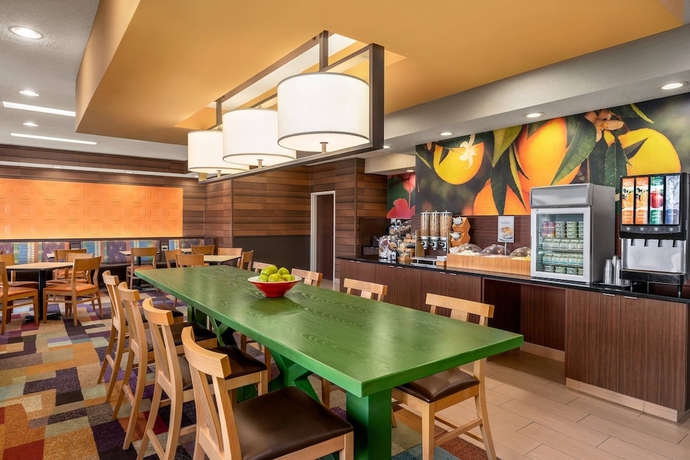 Imagen del bar/restaurante del Hotel Fairfield Inn By Marriott Philadelphia Airport. Foto 3