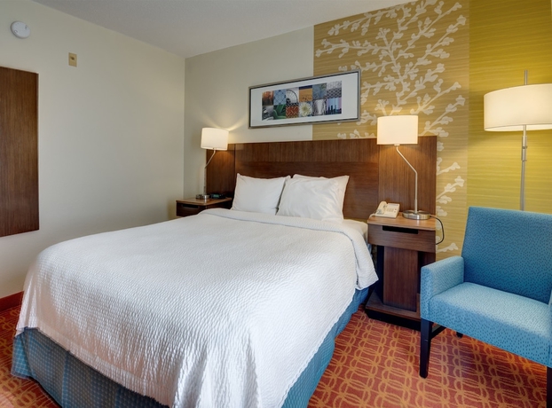 Imagen de la habitación del Hotel Fairfield Inn By Marriott Potomac Mills. Foto 2