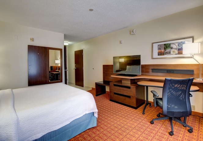 Imagen de la habitación del Hotel Fairfield Inn By Marriott Potomac Mills. Foto 8