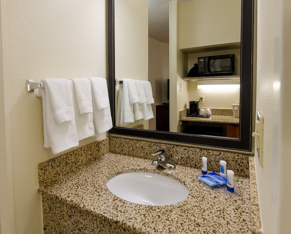 Imagen de la habitación del Hotel Fairfield Inn By Marriott Potomac Mills. Foto 16