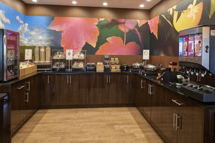 Imagen del bar/restaurante del Hotel Fairfield Inn By Marriott Richmond. Foto 3
