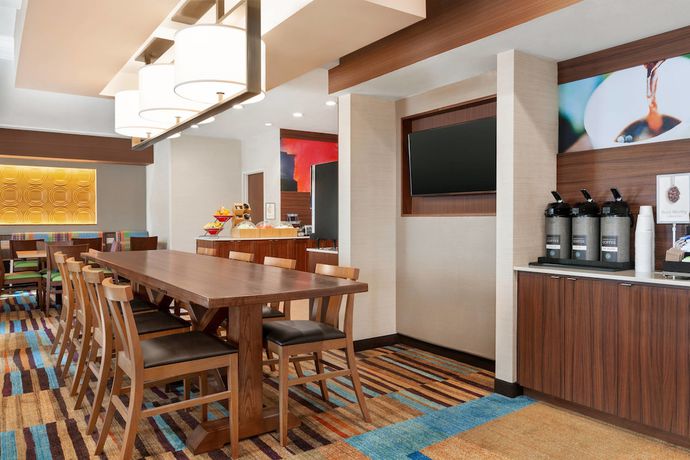 Imagen del bar/restaurante del Hotel Fairfield Inn By Marriott Roseville. Foto 4