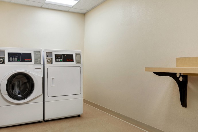 Imagen de los interiores del Hotel Fairfield Inn By Marriott Roseville. Foto 18