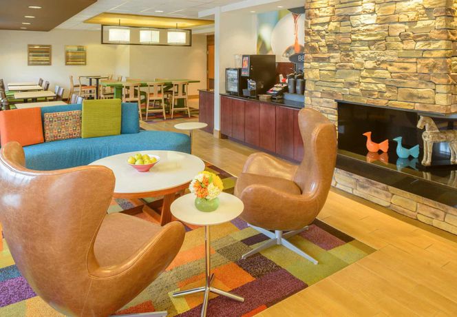 Imagen del bar/restaurante del Hotel Fairfield Inn By Marriott St. Louis Collinsville,. Foto 4