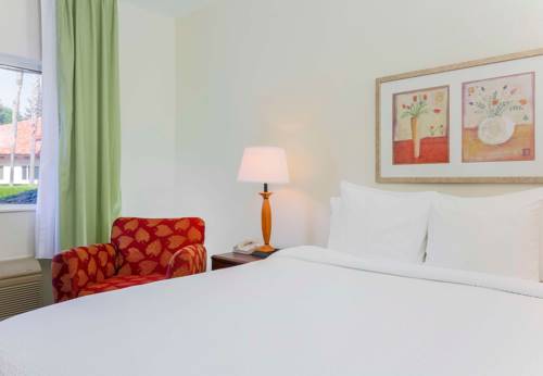 Imagen de la habitación del Hotel Fairfield Inn By Marriott Visalia Sequoia. Foto 11