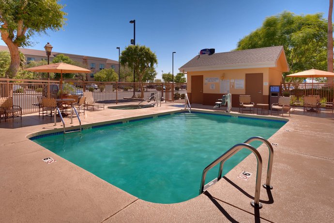 Imagen de la piscina del Hotel Fairfield Inn By Marriott Yuma. Foto 11