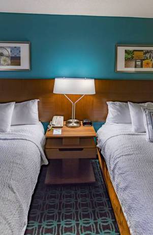 Imagen de la habitación del Hotel Fairfield Inn Charlotte Northlake. Foto 10