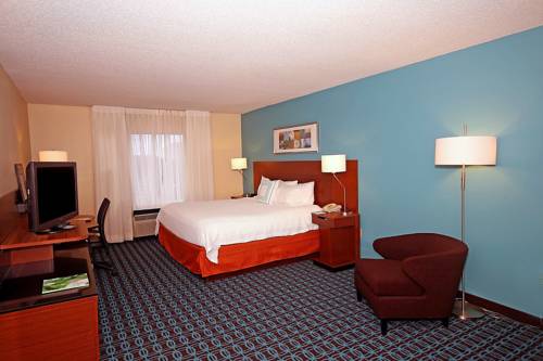 Imagen de la habitación del Hotel Fairfield Inn Charlotte Northlake. Foto 12