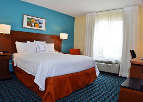Imagen de la habitación del Hotel Fairfield Inn Charlotte Northlake. Foto 13