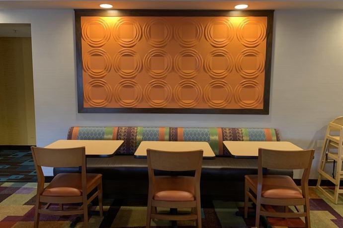 Imagen de los interiores del Hotel Fairfield Inn Concord. Foto 9
