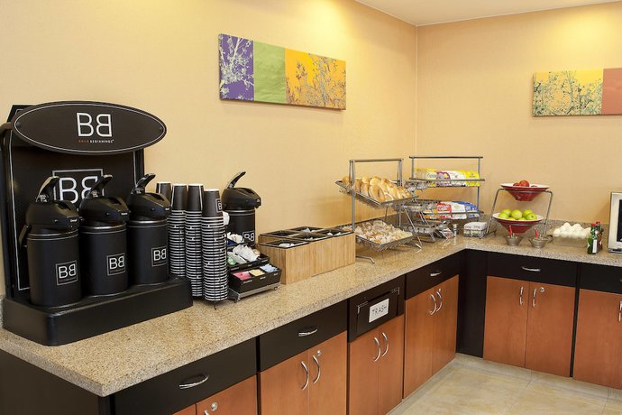Imagen del bar/restaurante del Hotel Fairfield Inn Forsyth Decatur. Foto 3