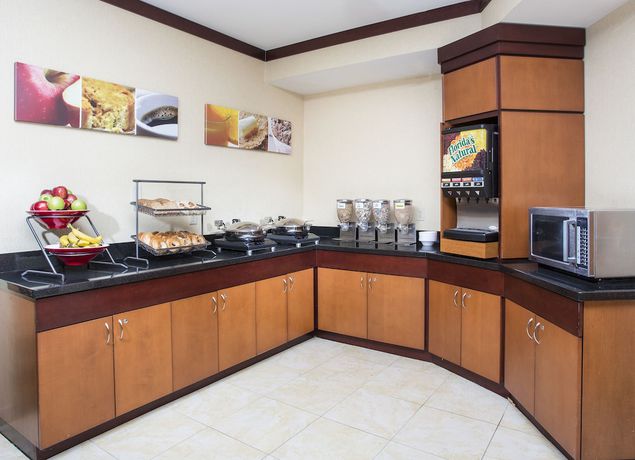 Imagen del bar/restaurante del Hotel Fairfield Inn Forsyth Decatur. Foto 5