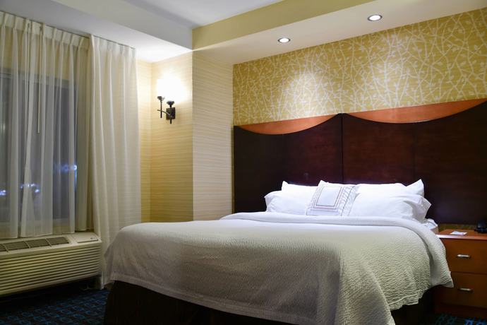 Imagen de la habitación del Hotel Fairfield Inn Hartford Airport. Foto 9