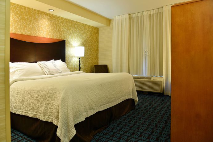 Imagen de la habitación del Hotel Fairfield Inn Hartford Airport. Foto 11