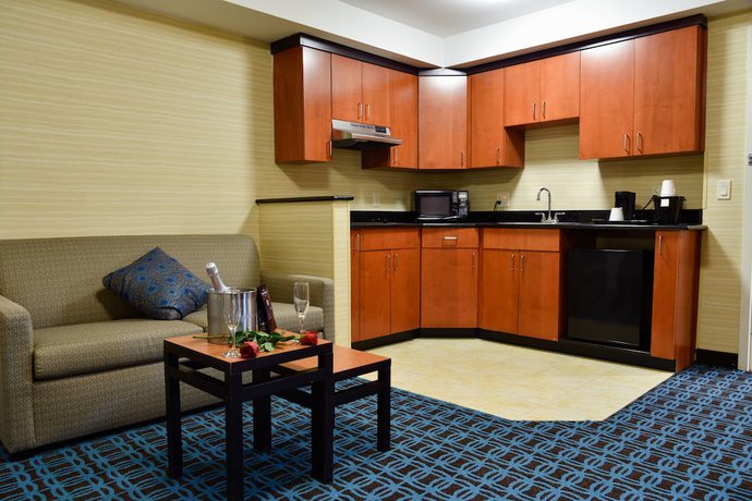 Imagen de la habitación del Hotel Fairfield Inn Hartford Airport. Foto 13