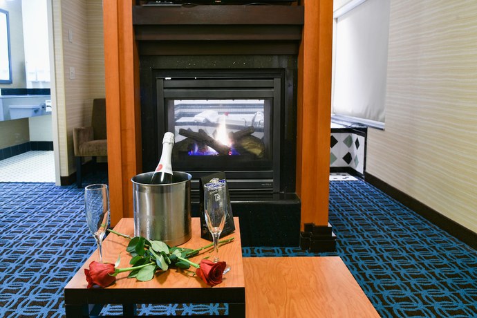 Imagen de la habitación del Hotel Fairfield Inn Hartford Airport. Foto 15