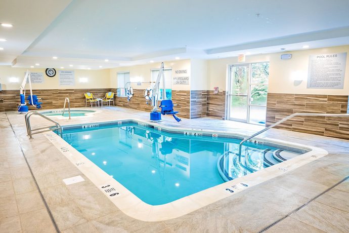 Imagen de los interiores del Hotel Fairfield Inn Medford Long Island. Foto 16