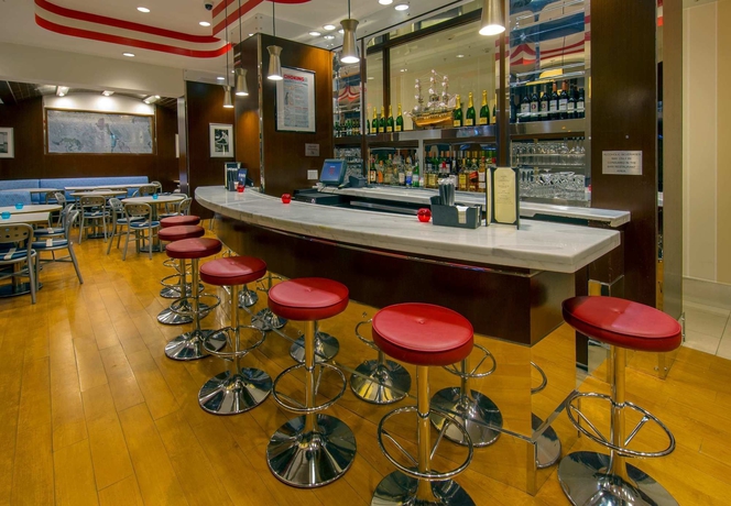 Imagen del bar/restaurante del Hotel Fairfield Inn New York Manhattan/Financial District. Foto 3