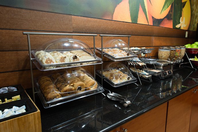 Imagen del bar/restaurante del Hotel Fairfield Inn Orangeburg. Foto 3