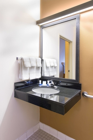 Imagen de la habitación del Hotel Fairfield Inn Pensacola I-10. Foto 13