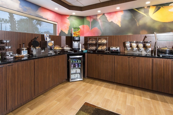 Imagen del bar/restaurante del Hotel Fairfield Inn Pensacola I-10. Foto 6