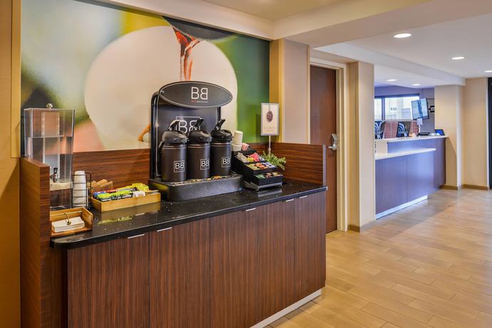Imagen del bar/restaurante del Hotel Fairfield Inn Rochester Airport. Foto 3