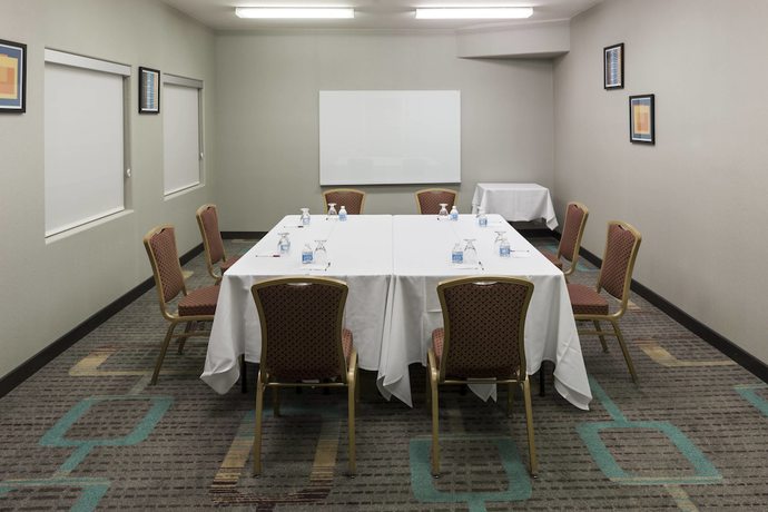 Imagen de los interiores del Hotel Fairfield Inn Santa Clarita Valencia. Foto 18