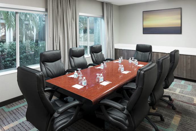 Imagen de los interiores del Hotel Fairfield Inn Santa Clarita Valencia. Foto 19