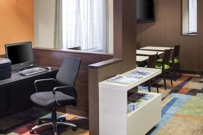 Imagen de los interiores del Hotel Fairfield Inn Santa Clarita Valencia. Foto 20
