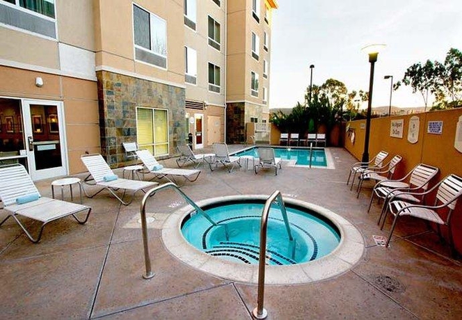 Imagen general del Hotel Fairfield Inn Y Suites Los Angeles West Covina. Foto 2