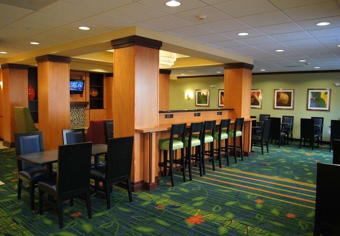 Imagen de los interiores del Hotel Fairfield Inn Y Suites Los Angeles West Covina. Foto 12